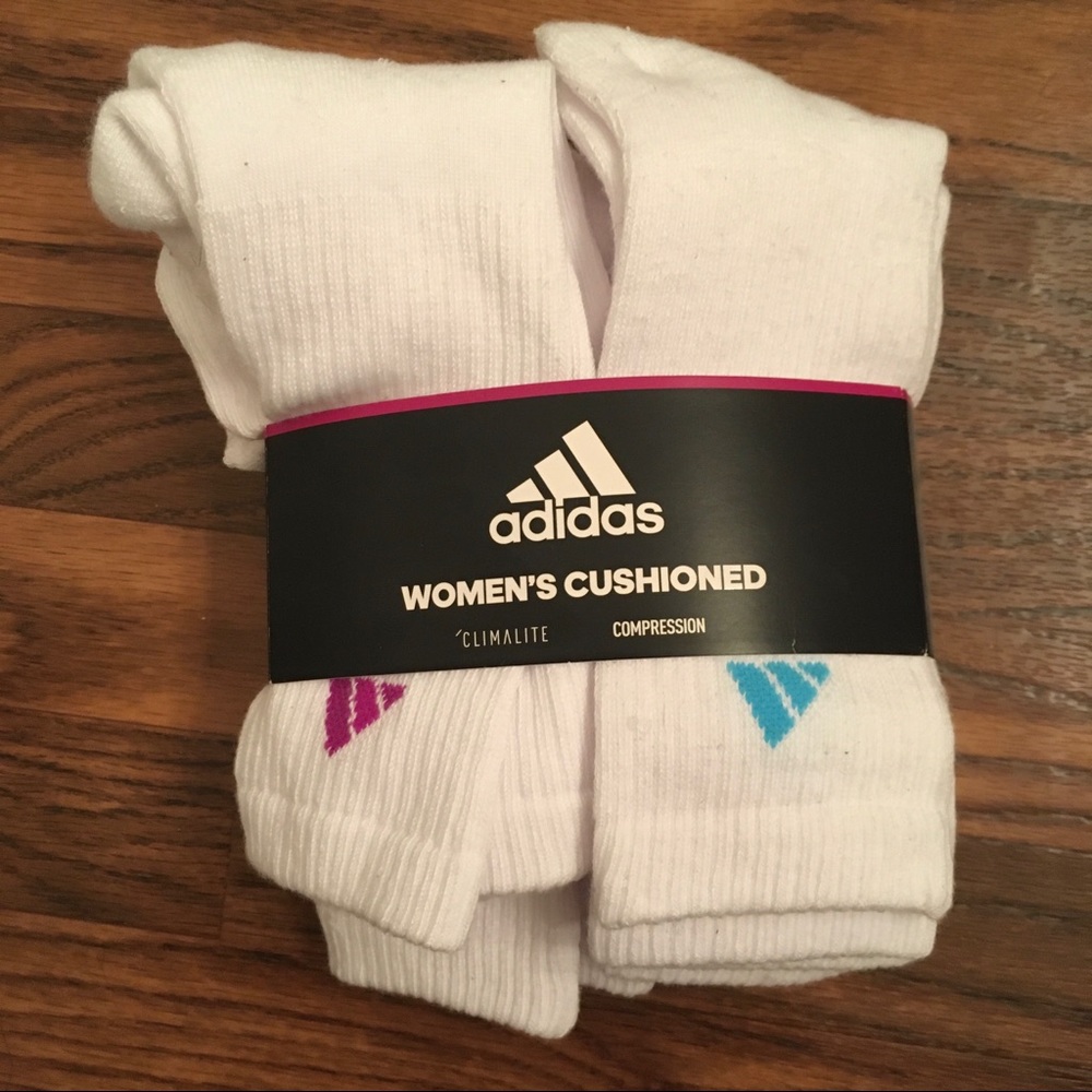 ✨Adidas crew socks✨